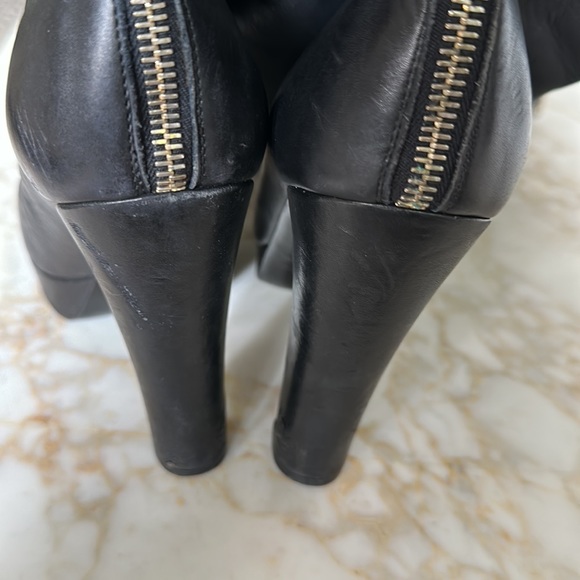 Chanel authentic knee high black leather boots .. zipper in the back - Picture 2 of 10